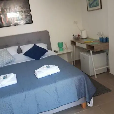 アパートホテル Prime Residence Pineta プーラ