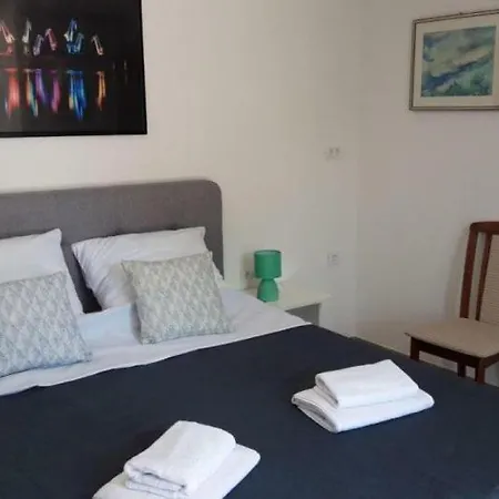 Prime Residence Pineta アパートホテル プーラ
